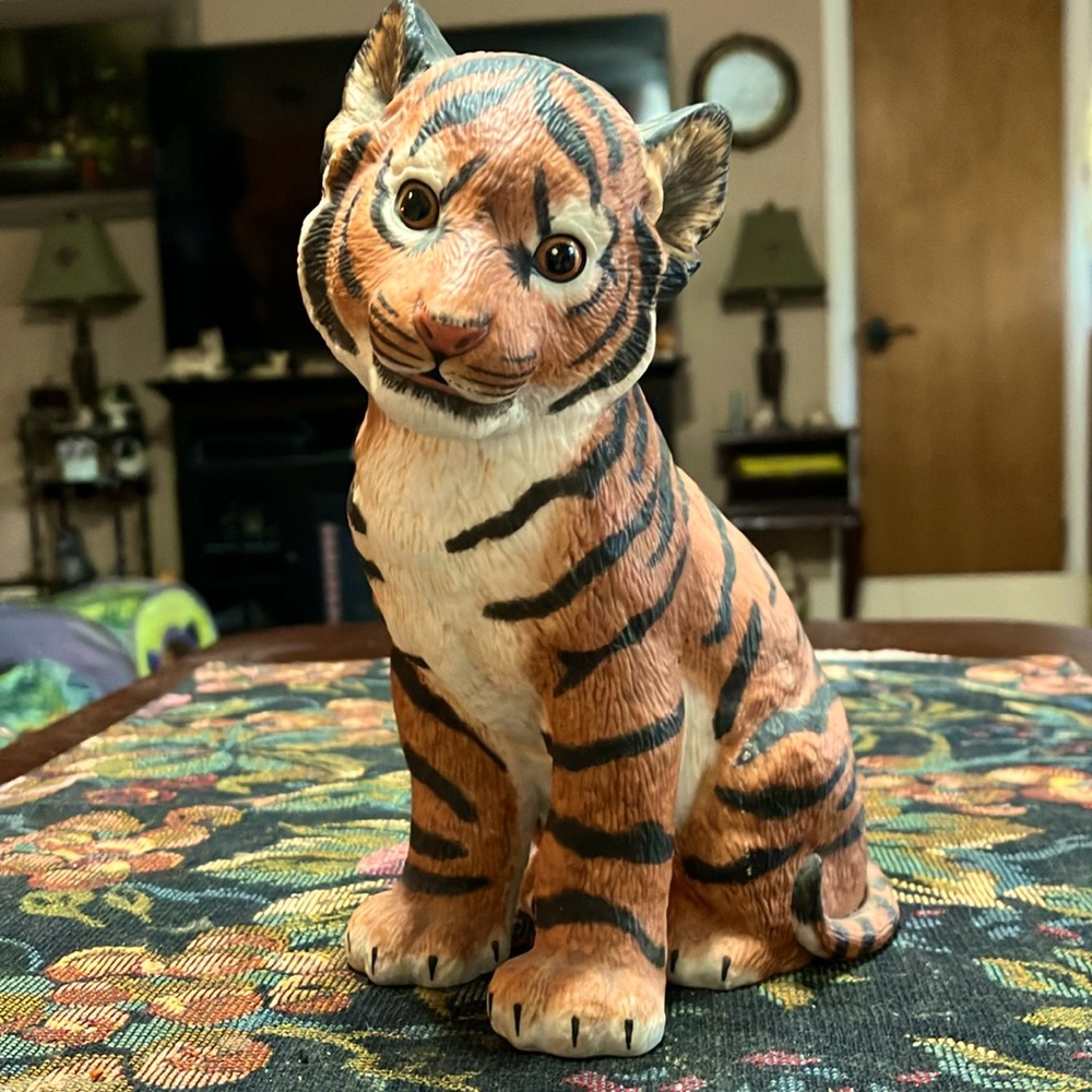 Vintage Lennox, baby tiger cub